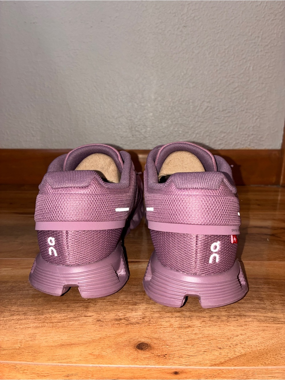 On Cloud 5 Women’s Athletic Running Shoe Sneakers, pink fig/quartz - size 8.5 - Picture 6 of 11